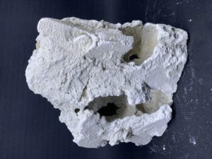 AQUAmix Dekorácia - kamen s dierami velkost    malý