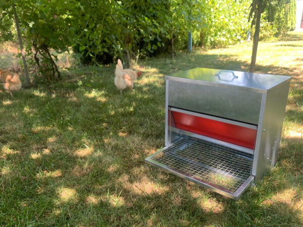 Nášľapné kŕmidlo pre sliepky, pozinkované GAUN 11225 - 20 kg – Obrázok 4