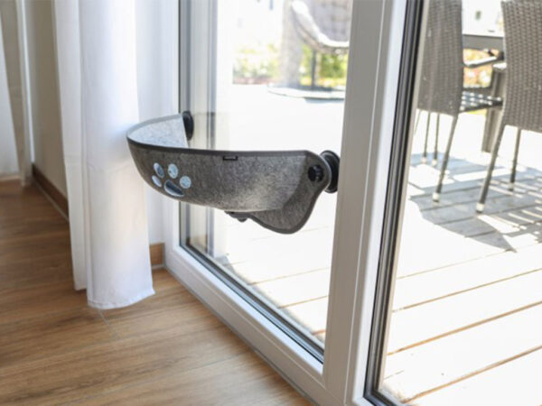 Mačky, Odpočívadlá, Odpočívadlá a škrabadlá - Závesný pelech pre mačky s prísavkami na okno KERBL FILZINO 70x26x26 cm