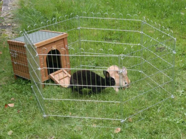 Domček pre králiky s uzatvárateľnými dvierkami KERBL 82740, 36x36x40 cm – Obrázok 4