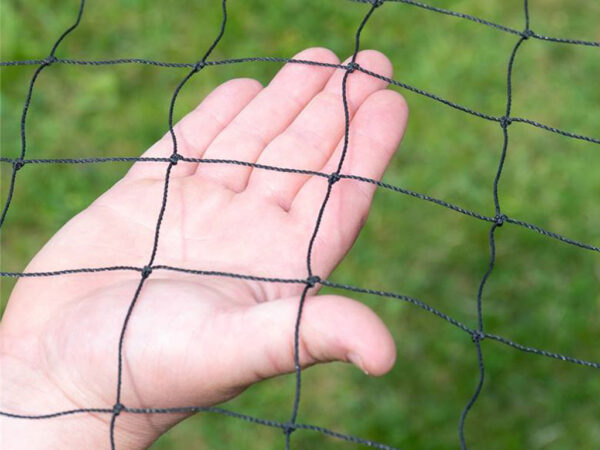 Ochranná sieť proti dravcom KERBL 73155, 10x10 m – Obrázok 4