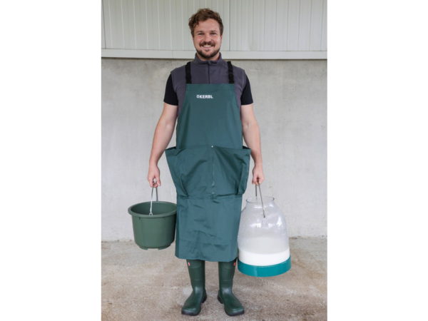 Vodeodolná zástera na dojenie s vreckami KERBL 15616 PREMIUM APRON, 110X118cm, zelená – Obrázok 4