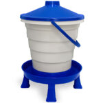 Vedierková napájačka pre sliepky